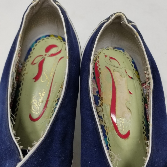 Floral Blue Women's Shoes with Polka Dot Laces - Picture 11 of 14
